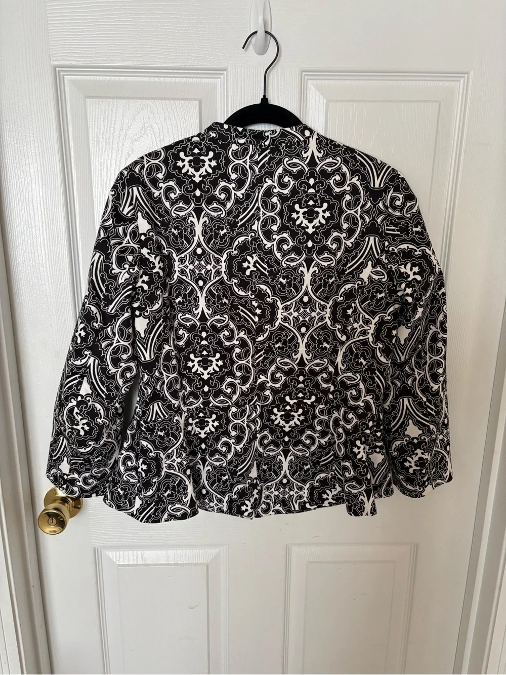 New York & Company Black and White Paisley Print Women's Blazer